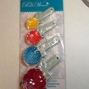 The Pioneer Woman Timeless Beauty Measuring Spoons
